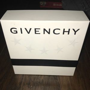 GIVENCHY SET